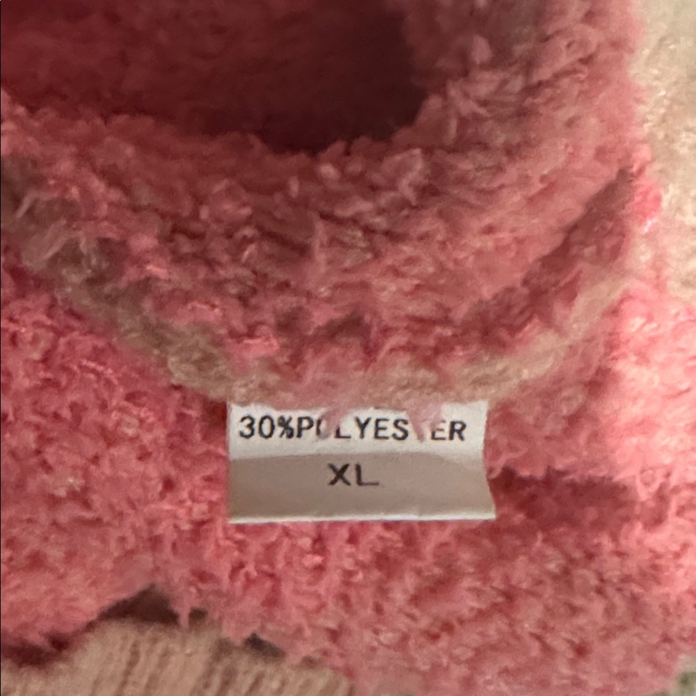 Pink Heart Pattern Sweater - Picture 8 of 12
